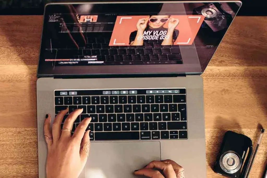 Manage Your Social Media Accounts As A Small Business Owner